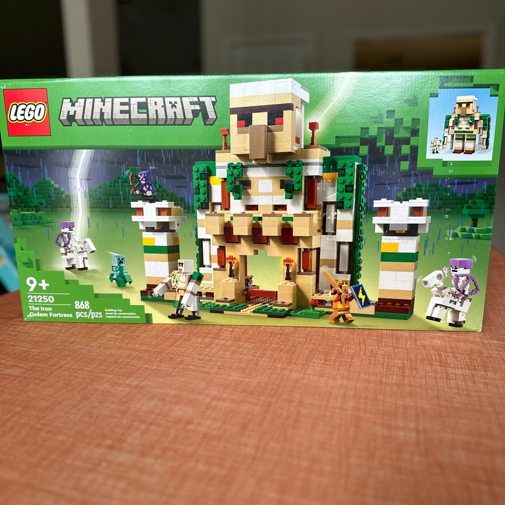 LEGO Minecraft Iron Golem Fortress Set with Multicolor Design -Never been opened